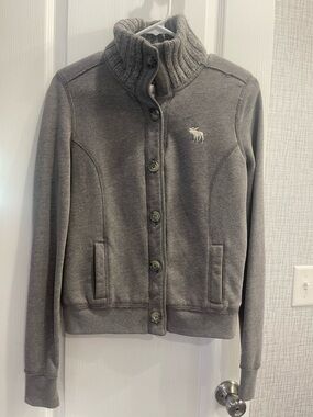 Abercrombie & Fitch Gray Button-Up Knit Bomber Jacket